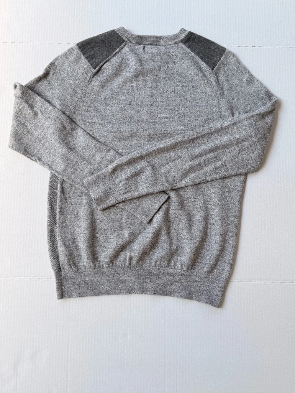 Banana Republic Grey Crewneck Knit Sweater - Men's Size S